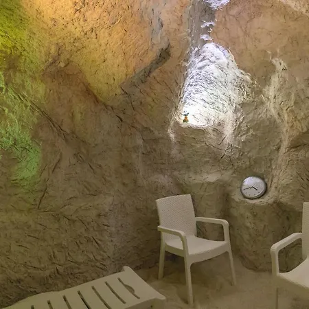 за гост хит хаус и אכסניה *