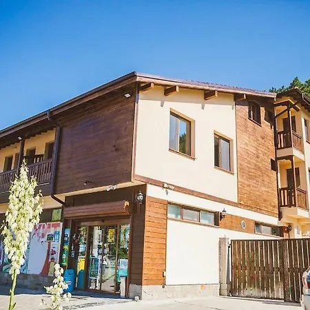 за гост хит хаус и Hostel Bracigovo