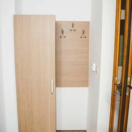 за гост хит хаус и *