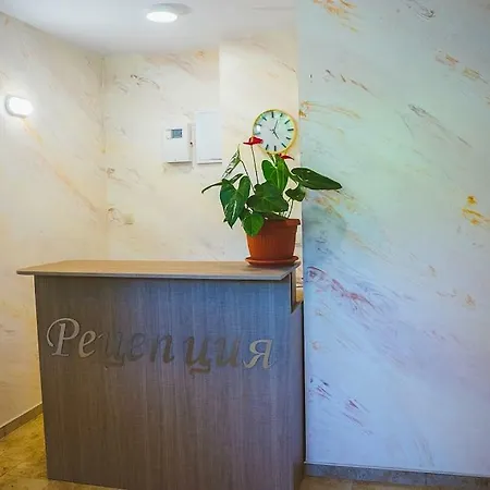 за гост хит хаус и אכסניה בראטיסגובו