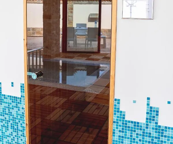 за гост хит хаус и 旅馆 *