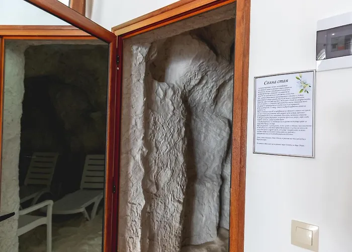 за гост хит хаус и 旅馆