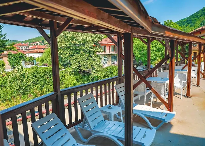 за гост хит хаус и 旅馆 *